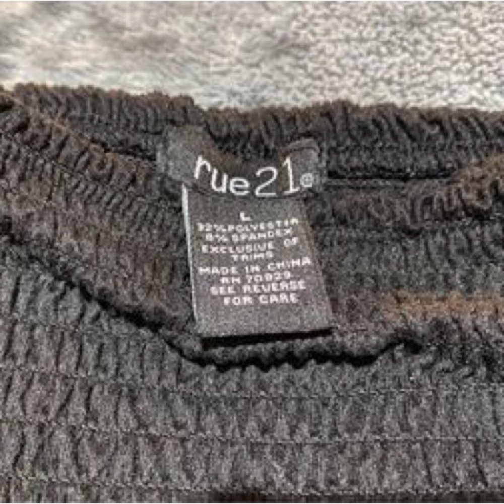 CLOSET CLEAR OUT Large Black Flattering Flowy Like New Lightweight Slimming CUTE - Picture 4 of 4